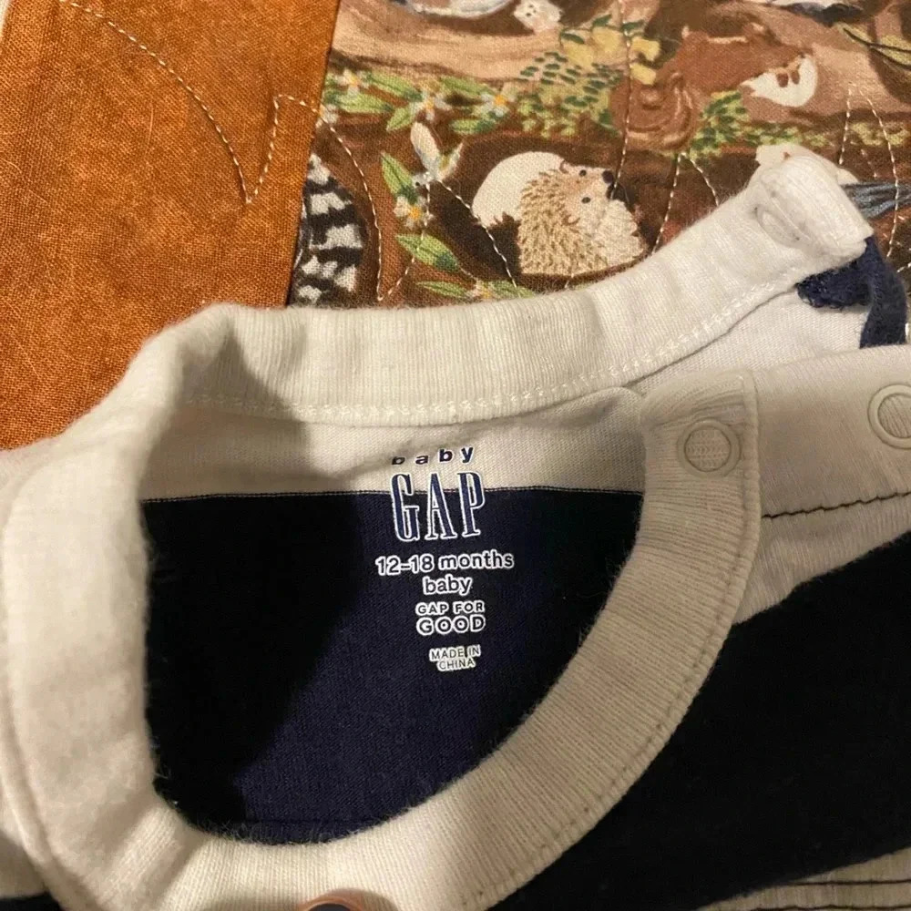 Baby Gap Onesie Bundle - Picture 3 of 6